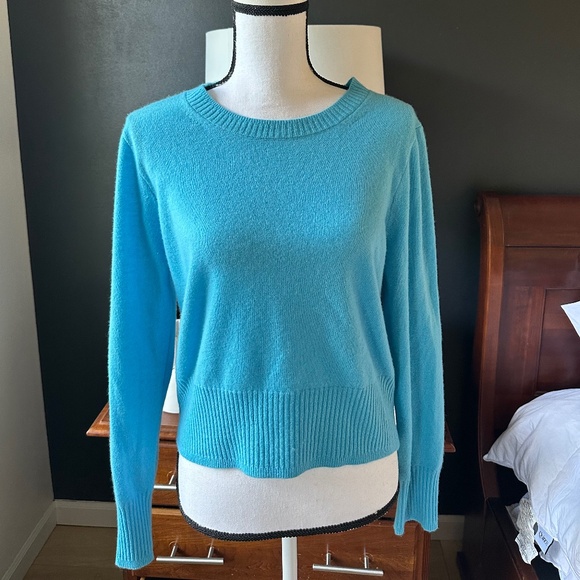 J Crew Cashmere Cropped FIt Crew Neck Sweater - Turquoise - SIze M - Picture 1 of 3